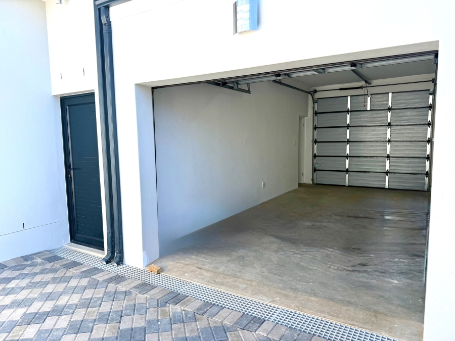 4 Bedroom Property for Sale in Tafelzicht Western Cape